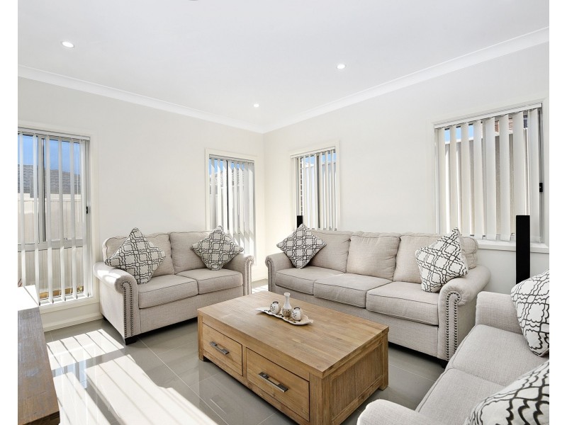 30 Rodeo Drive, Green Valley NSW 2168