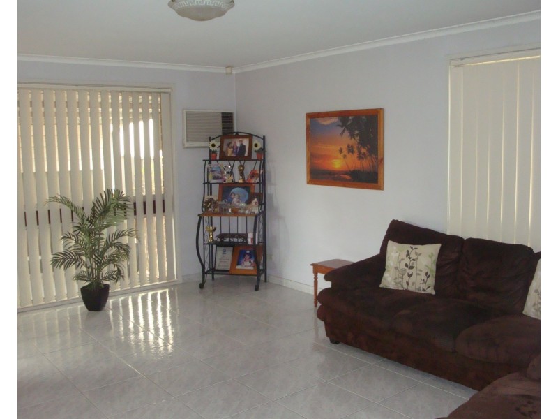 7 Burramy Close, Bossley Park NSW 2176