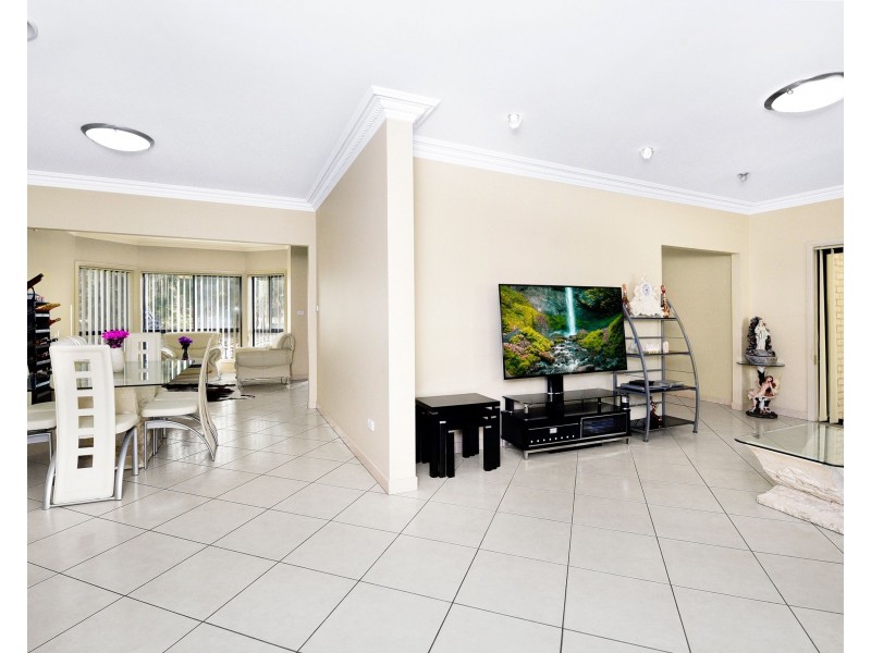 12 Currey Place, Fairfield West NSW 2165