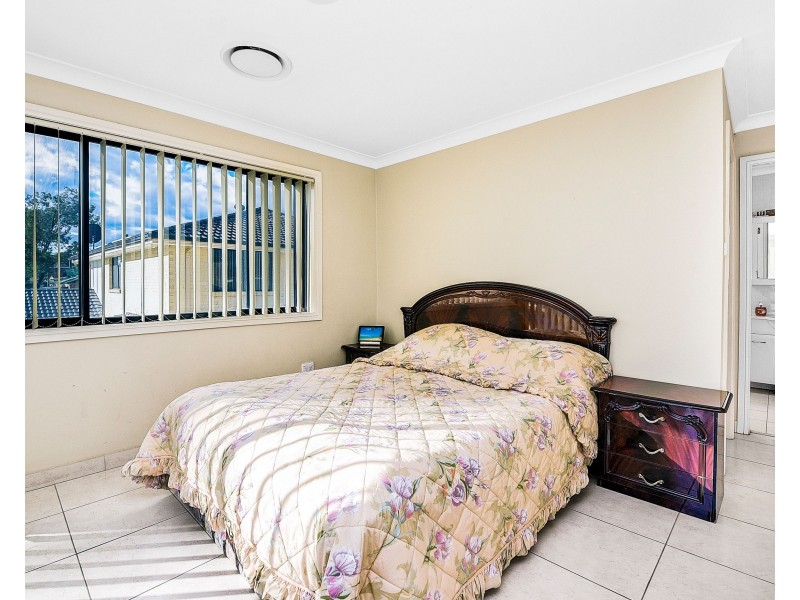 12 Currey Place, Fairfield West NSW 2165