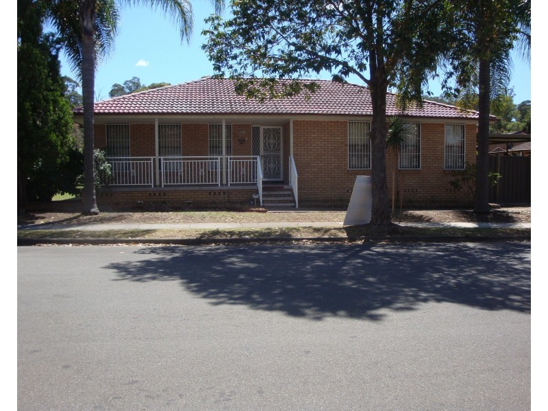 32 Ainsworth Crescent, Wetherill Park NSW 2164