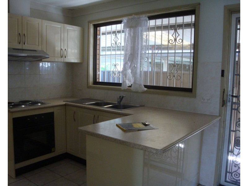 32 Ainsworth Crescent, Wetherill Park NSW 2164