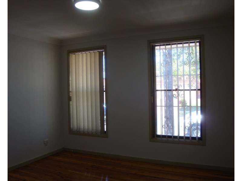 32 Ainsworth Crescent, Wetherill Park NSW 2164