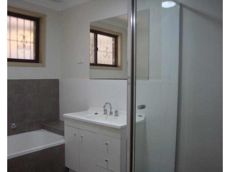 32 Ainsworth Crescent, Wetherill Park NSW 2164