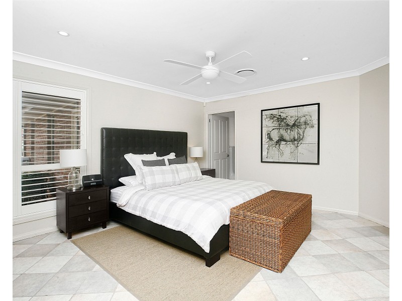 16 Kangaroo Close, Green Valley NSW 2168