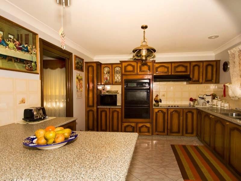 5 Apache Road, Bossley Park NSW 2176