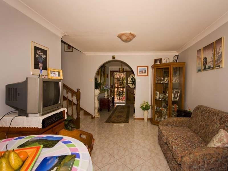 5 Apache Road, Bossley Park NSW 2176