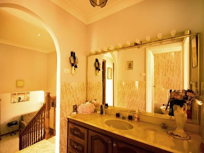 5 Apache Road, Bossley Park NSW 2176