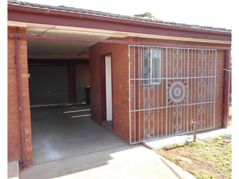 14 Dashmere Crescent, Bossley Park NSW 2176