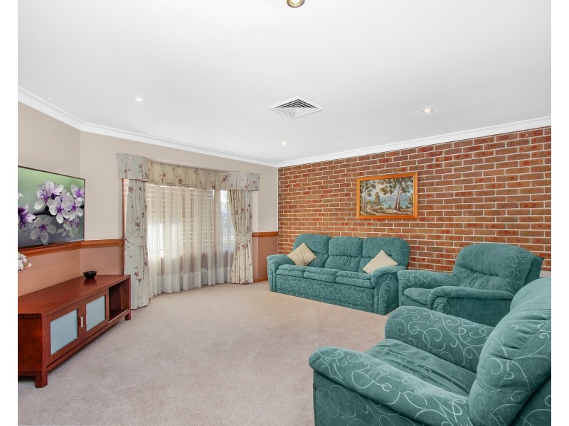 5 Hoop Place, Spring Farm NSW 2570