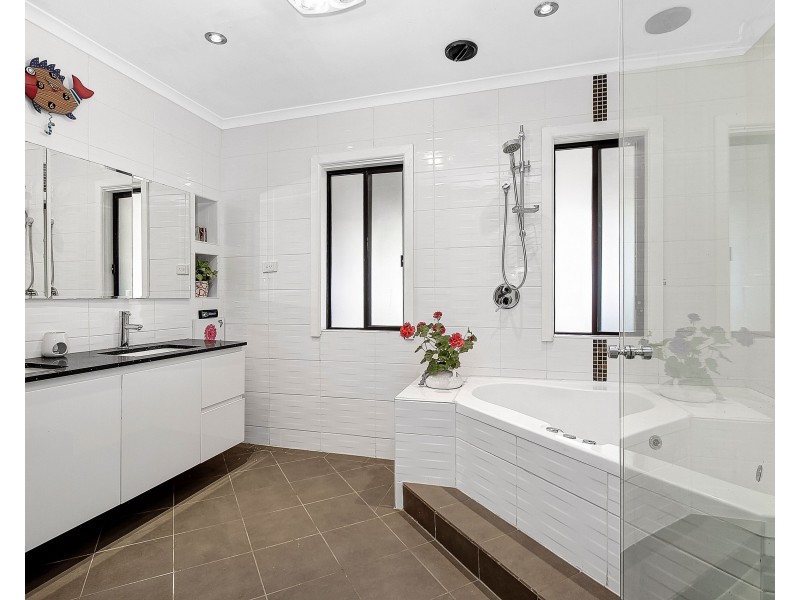 34 Nicholls Street, Warwick Farm NSW 2170