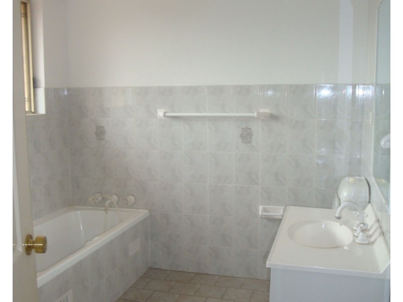 10B Mataro Close, Edensor Park NSW 2176