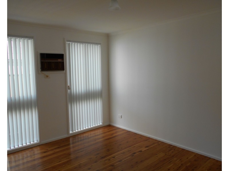 10 Etna Place, Bossley Park NSW 2176