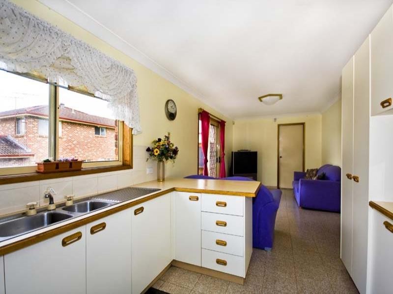 4 Waterhouse Street, Abbotsbury NSW 2176