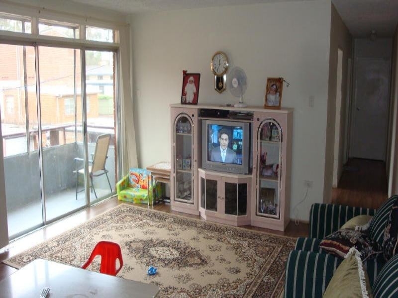 8/49 Hamilton Road,, Fairfield NSW 2165