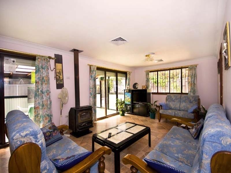 42 Castlereagh Street, Bossley Park NSW 2176