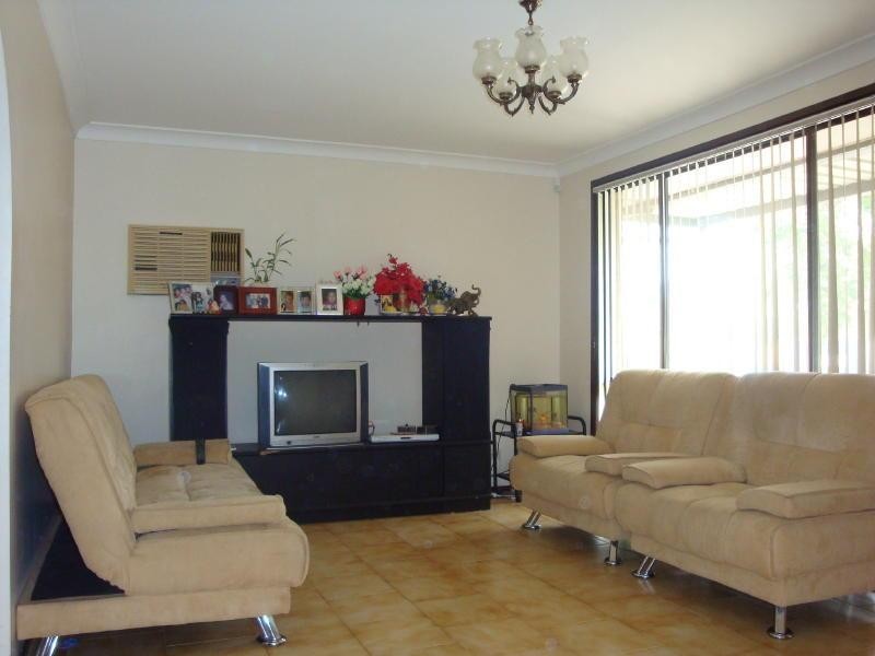 10 Cowper Place, Wetherill Park NSW 2164