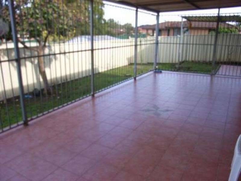 Edensor Park NSW 2176