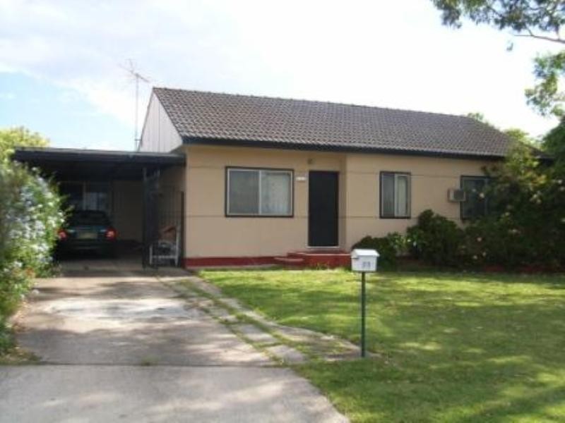 11 Canara Place, Smithfield NSW 2164