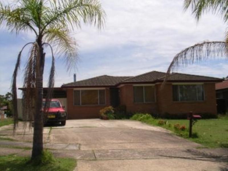 13 Glenfern Crescent, Bossley Park NSW 2176