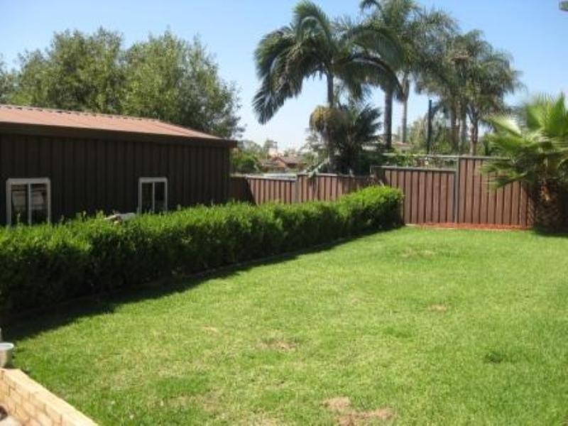 2 Tumut Place, Bossley Park NSW 2176