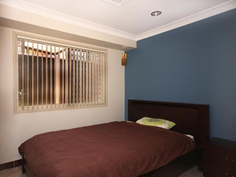 4 Glenton Street, Abbotsbury NSW 2176