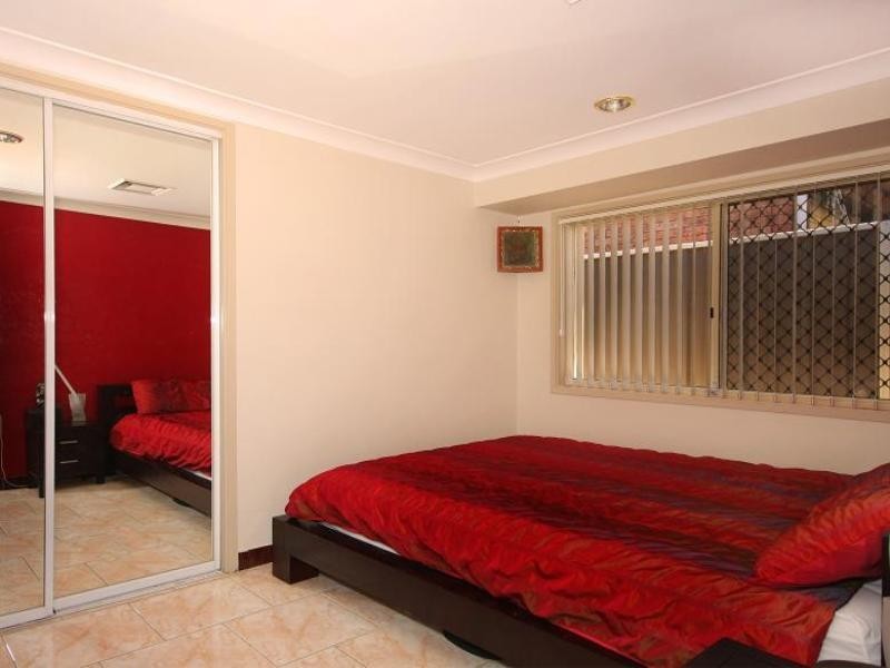 4 Glenton Street, Abbotsbury NSW 2176