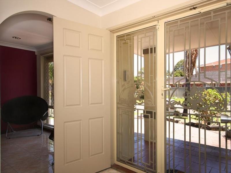 4 Glenton Street, Abbotsbury NSW 2176