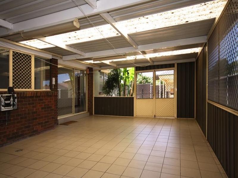 4 Glenton Street, Abbotsbury NSW 2176