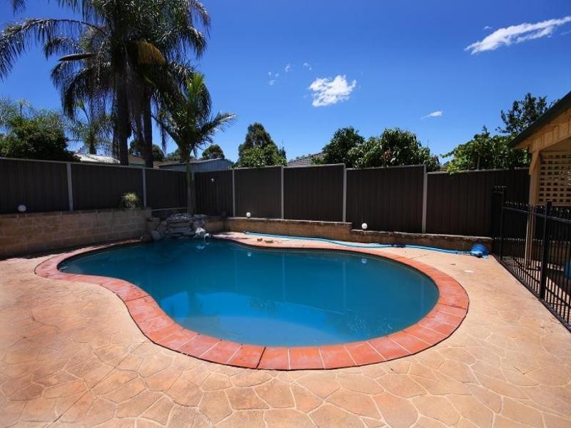 4 Glenton Street, Abbotsbury NSW 2176