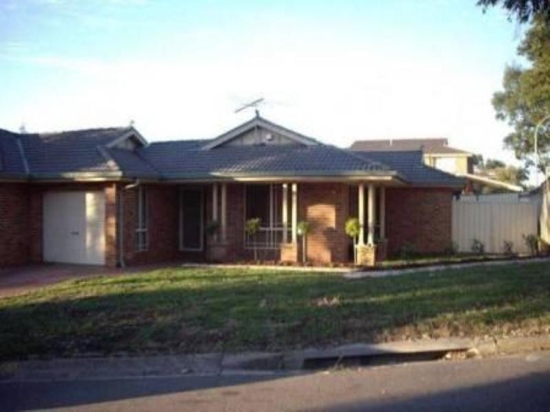 2/12 Sidney Place, Casula NSW 2170