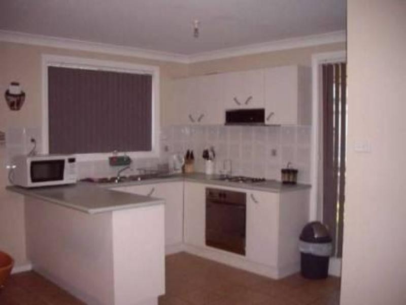 2/12 Sidney Place, Casula NSW 2170