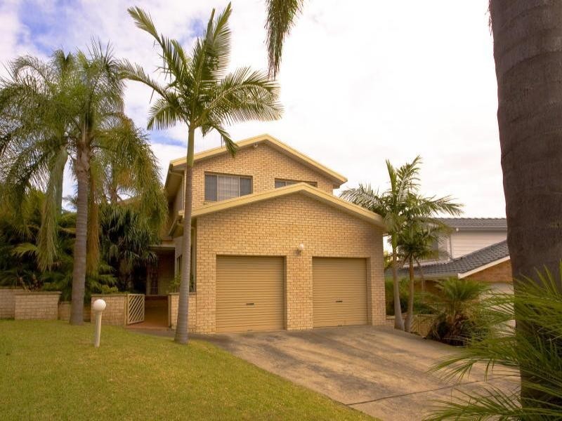 3 Avalon Close, Bossley Park NSW 2176