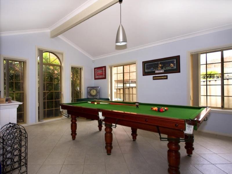 3 Avalon Close, Bossley Park NSW 2176