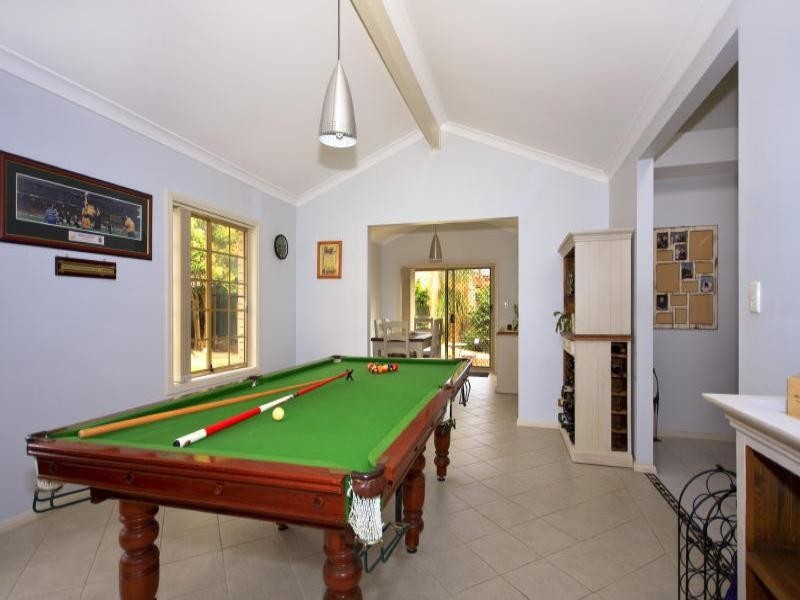 3 Avalon Close, Bossley Park NSW 2176