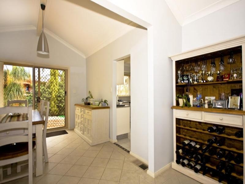 3 Avalon Close, Bossley Park NSW 2176