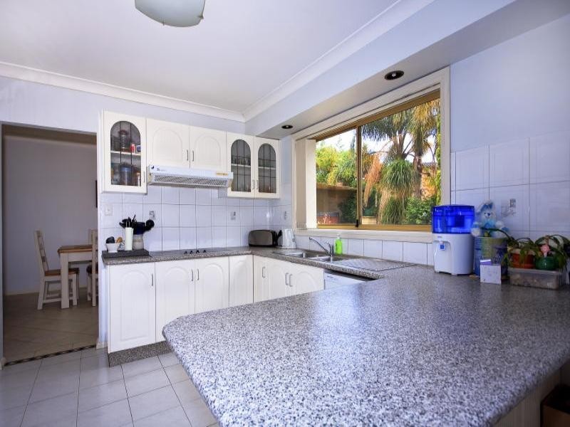 3 Avalon Close, Bossley Park NSW 2176