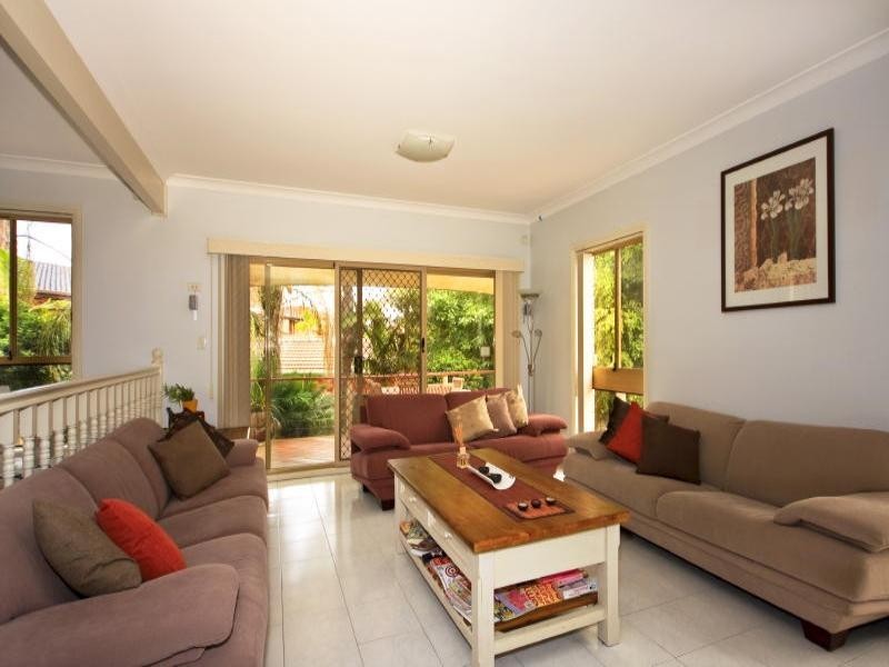 3 Avalon Close, Bossley Park NSW 2176