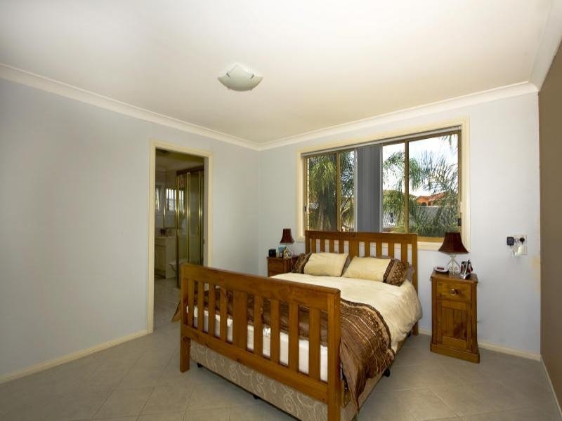 3 Avalon Close, Bossley Park NSW 2176