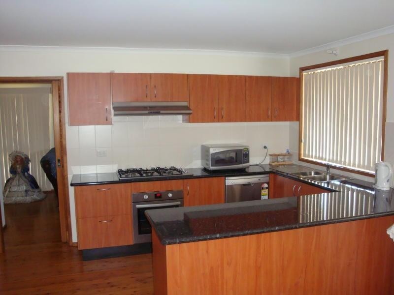 18 Quarry Road, Bossley Park NSW 2176