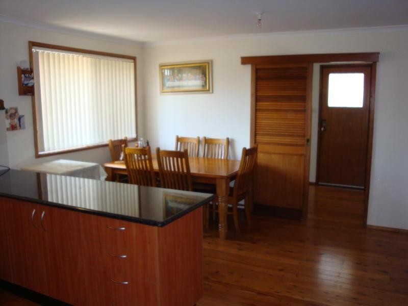 18 Quarry Road, Bossley Park NSW 2176