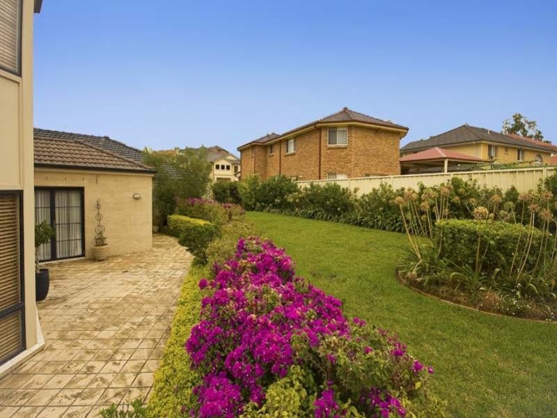 33 Clementina Circuit, Cecil Hills NSW 2171