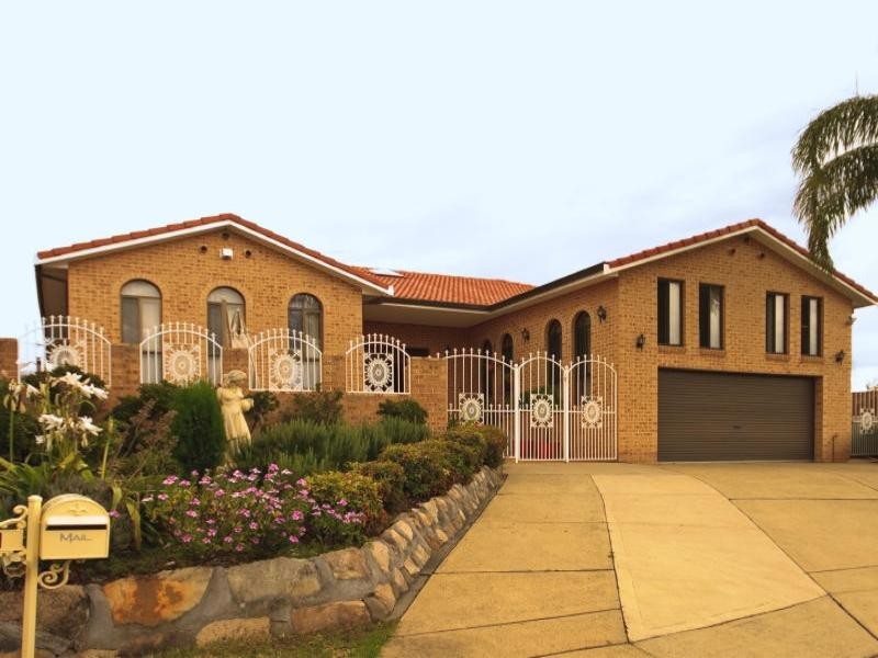 8 Geronimo Close, Greenfield Park NSW 2176