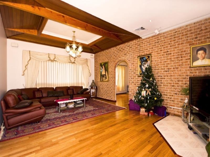 8 Geronimo Close, Greenfield Park NSW 2176