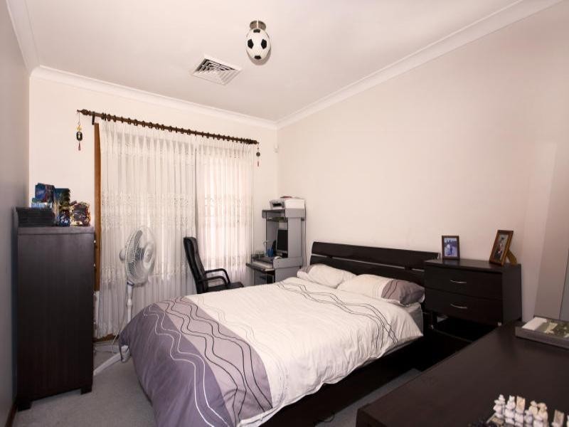 8 Geronimo Close, Greenfield Park NSW 2176