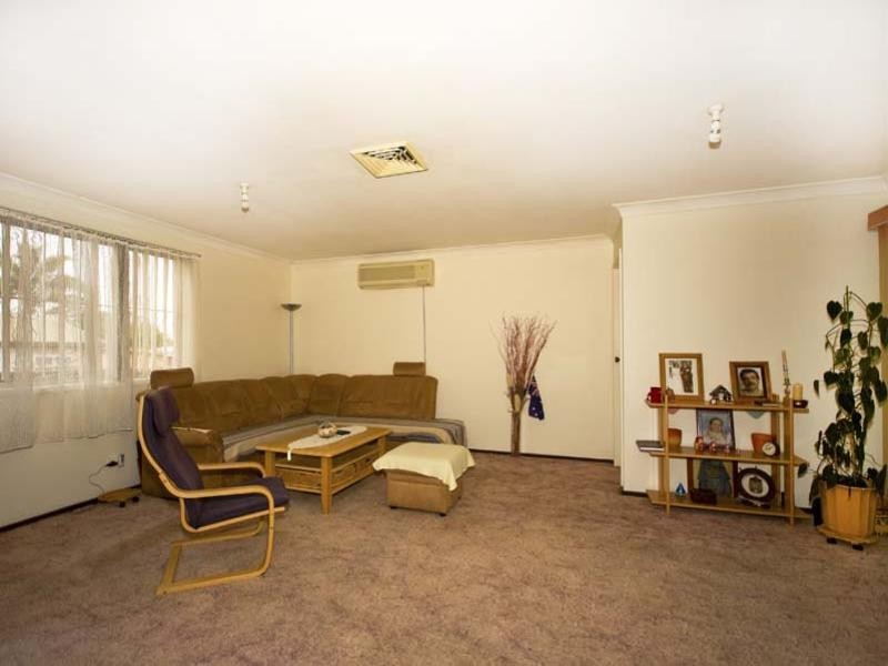 3 Guthega Place, Bossley Park NSW 2176