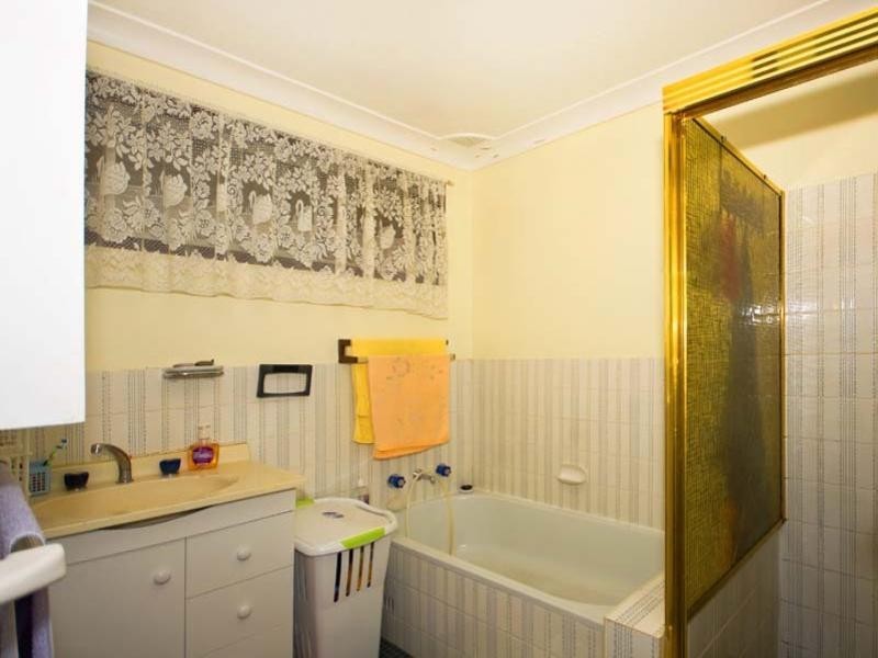 3 Guthega Place, Bossley Park NSW 2176