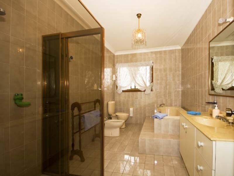 7 Bega Place, Bossley Park NSW 2176