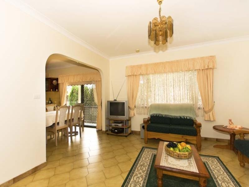 7 Bega Place, Bossley Park NSW 2176