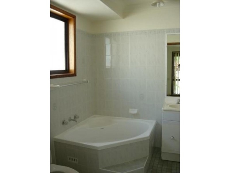 25 Falmer Street, Abbotsbury NSW 2176